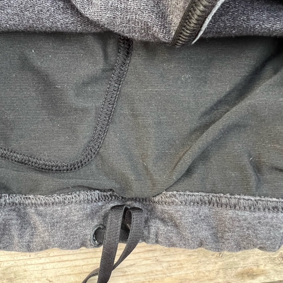 Lululemon & Go Endeavor Long Sleeve Heathered Black Cropped Size 8 - Picture 5 of 7